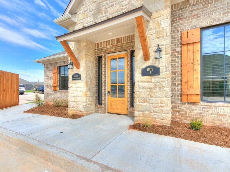 More Photos Of 15201 Crown at Lone Oak Rd, Edmond Unknown For Lease