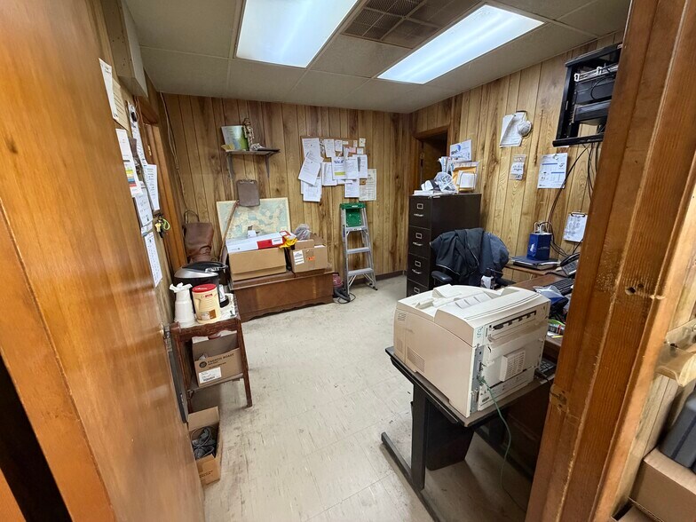 More Photos Of 601 W Lacy St, Palestine General Retail For Sale