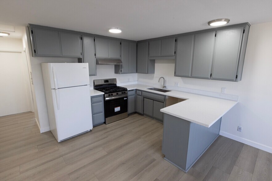 More Photos Of 6003 Craner Ave, North Hollywood Apartments For Sale