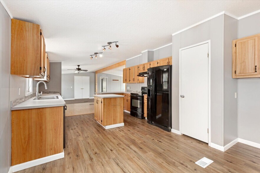 More Photos Of 7522 County Road 151, Salida Industrial For Sale