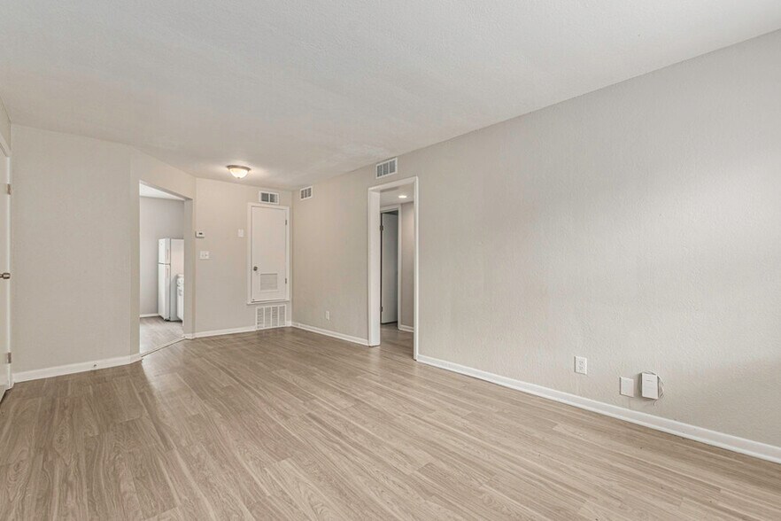 More Photos Of 8208 Troost Ave, Kansas City Apartments For Sale