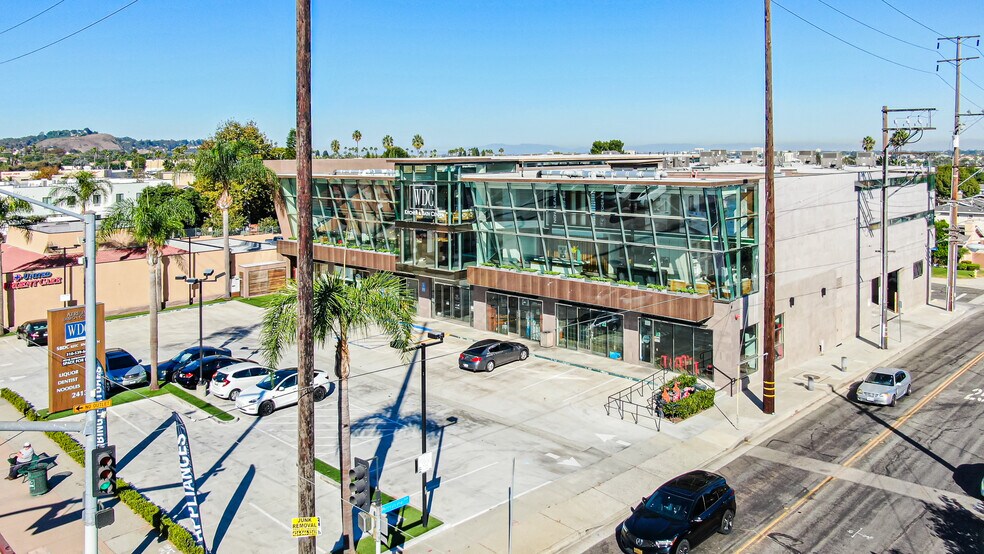 More Photos Of 2413 Pacific Coast Hwy, Lomita General Retail For Sale