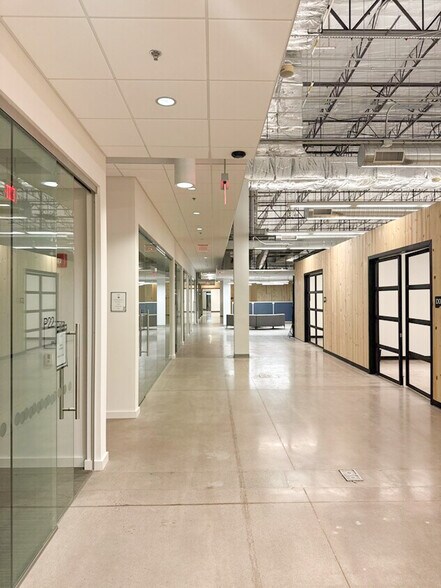 More Photos Of 4750 S 44th Pl, Phoenix Research And Development For Lease