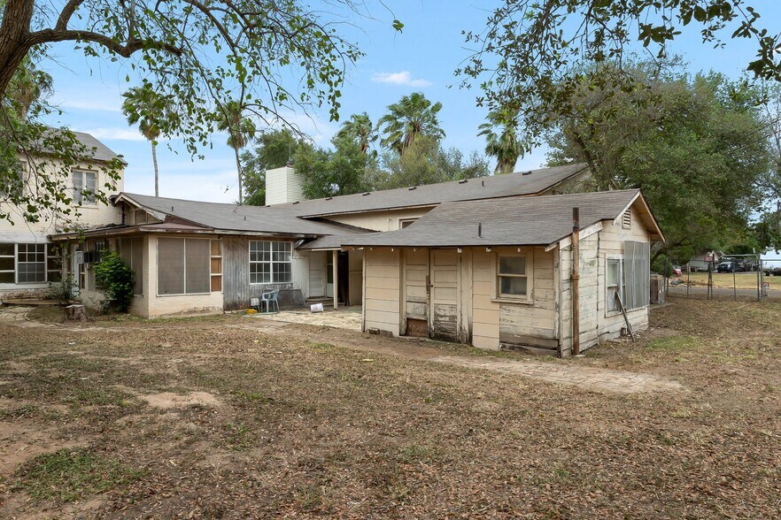 More Photos Of 503 S Illinois Ave, Weslaco Flex For Lease