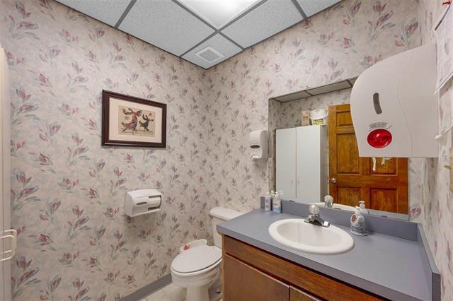 More Photos Of 816 W Gore Blvd, Lawton Office For Sale