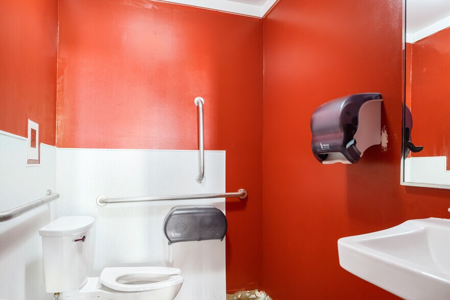 More Photos Of 78 Main St, Bisbee Restaurant For Sale