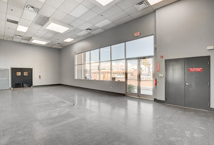 More Photos Of 4129 W Desert Inn Rd, Las Vegas Industrial For Sale
