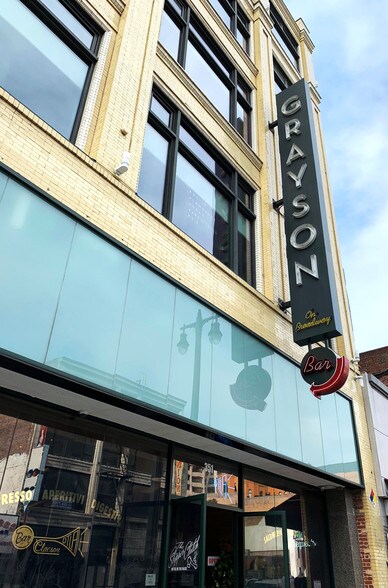 More Photos Of 353 S Broadway, Los Angeles Office For Sale