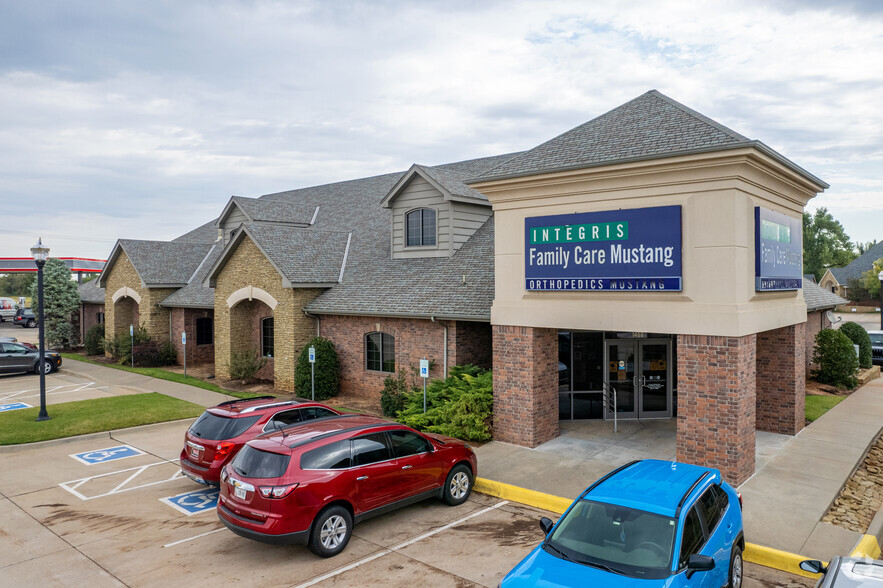 Primary Photo Of 1468 N Mustang Rd, Mustang Healthcare For Sale