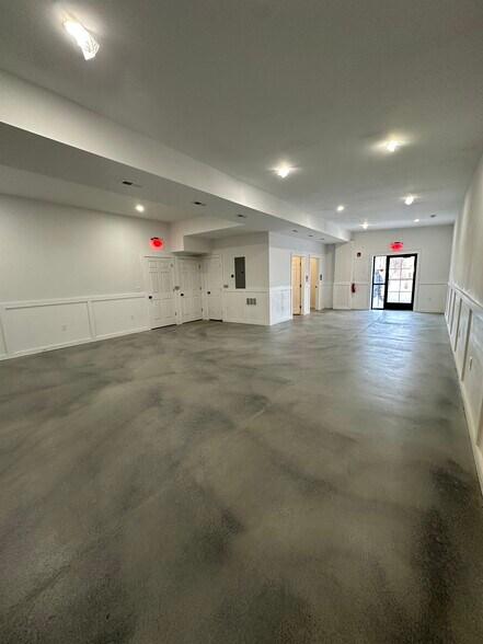 More Photos Of 102 Clements Bridge Rd, Barrington Restaurant For Lease