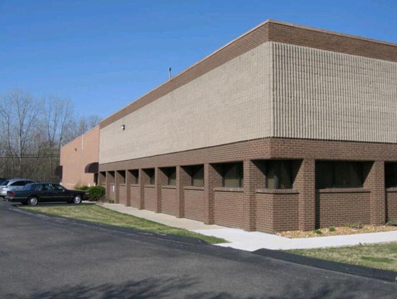 More Photos Of 21223 Hilltop St, Southfield Research And Development For Sale