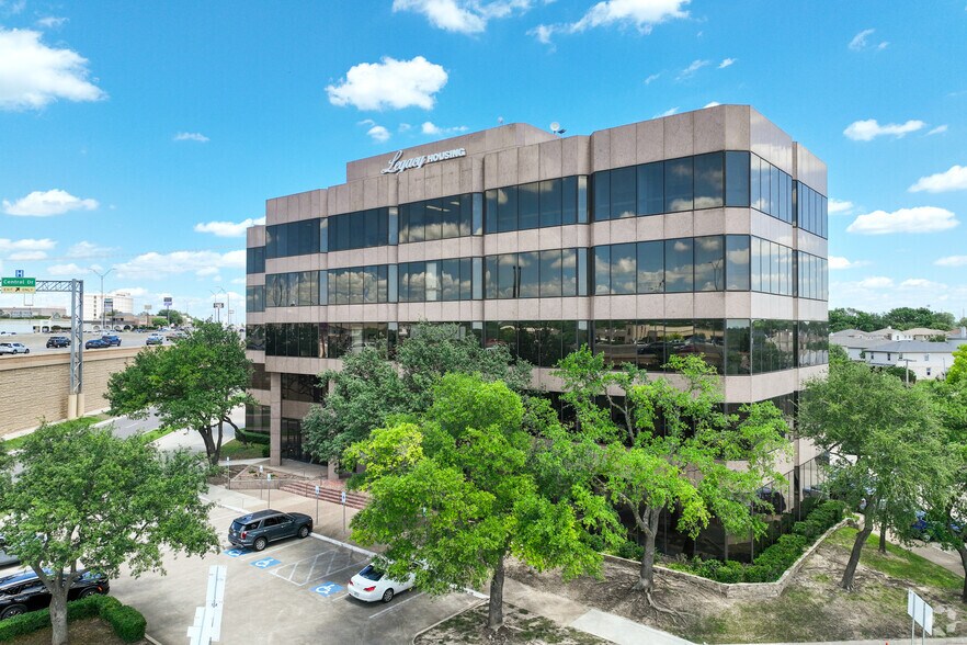 Primary Photo Of 1600 Airport Fwy, Bedford Office For Lease