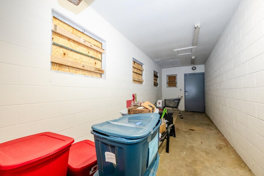 More Photos Of 641 S Crystal Ave, Benton Harbor Winery Vineyard For Sale