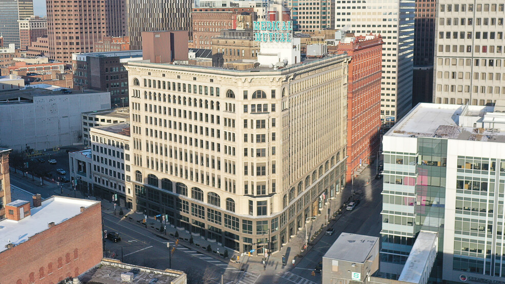 Primary Photo Of 2060 E 9th St, Cleveland Office For Sale