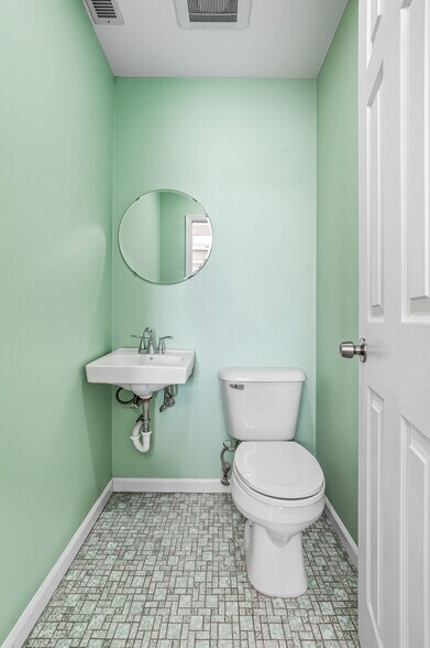 More Photos Of 2605 US 130, Cinnaminson Office For Lease