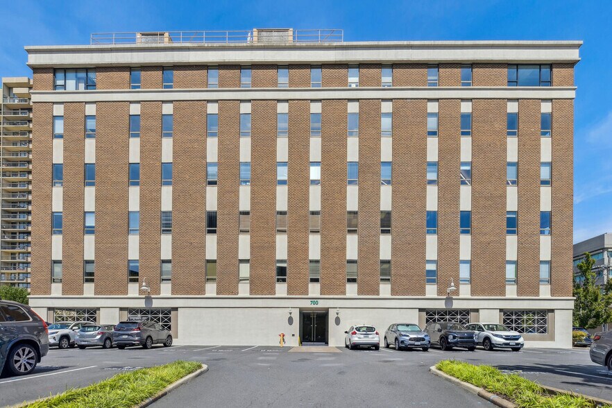More Photos Of 700 N Fairfax St, Alexandria Office For Lease