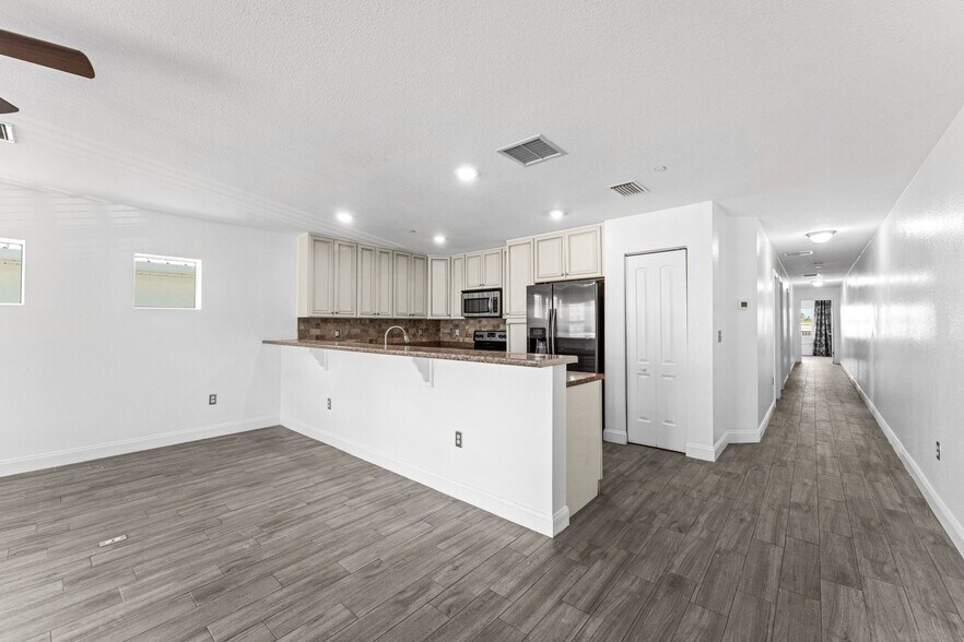 More Photos Of 41 N Orlando Ave, Cocoa Beach Office For Sale