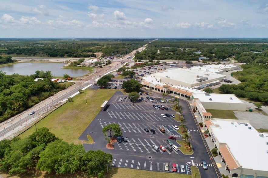 More Photos Of 4802-4908 N Kings Hwy, Fort Pierce General Retail For Lease