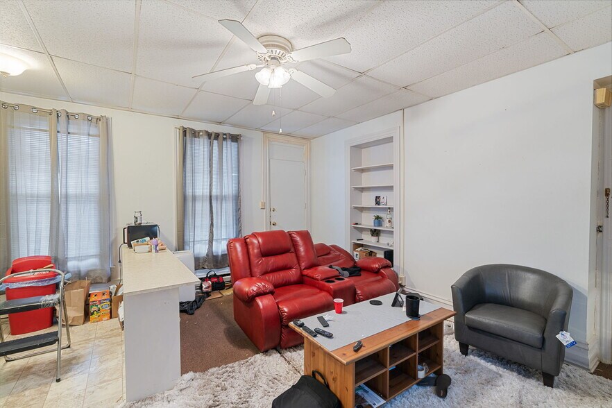 More Photos Of 962 W Hamilton St, Allentown Storefront Retail Residential For Lease