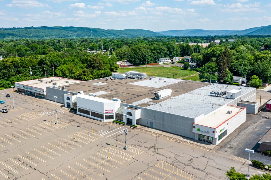 More Photos Of 299 S Main St, Elmira Freestanding For Lease