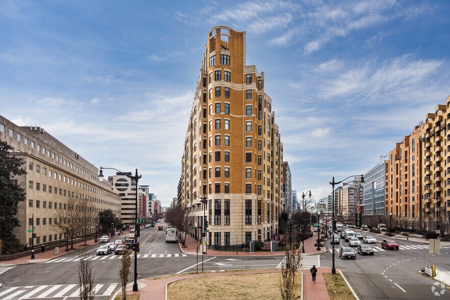 More Photos Of 400 Massachusetts Ave NW, Washington Apartments For Sale