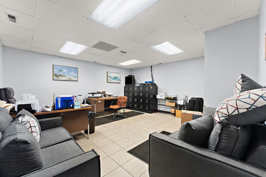 More Photos Of 5843 Us-6, Portage Auto Repair For Sale
