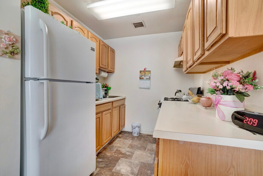 More Photos Of 213 Johnson Ave, Brooklyn Apartments For Sale
