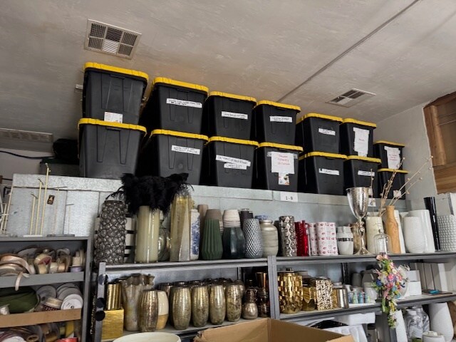 More Photos Of 407-413 E 19th St, Bakersfield Storefront For Sale