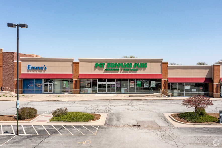 More Photos Of 1720 Bradford Ln, Normal Unknown For Lease