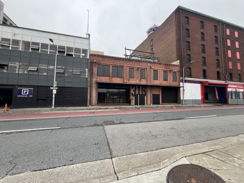 More Photos Of 316-318 Guilford Ave, Baltimore Bar For Sale