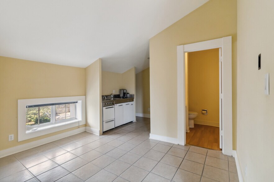 More Photos Of 239 N Broadway, Lexington Office Residential For Sale