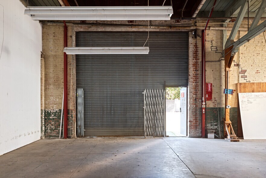 More Photos Of 4512-4514 Hollis St, Emeryville Warehouse For Lease