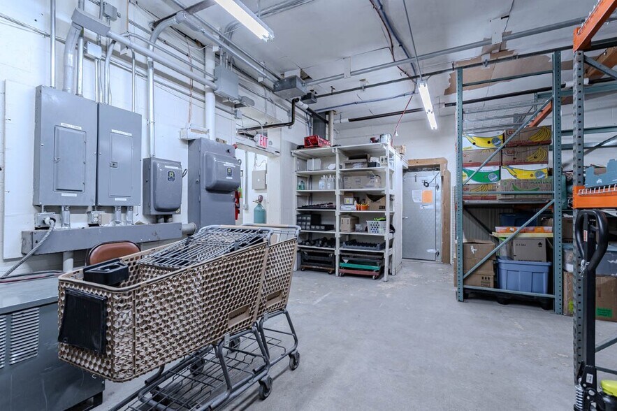 More Photos Of 234 Cedar St, Tigerton Supermarket For Sale