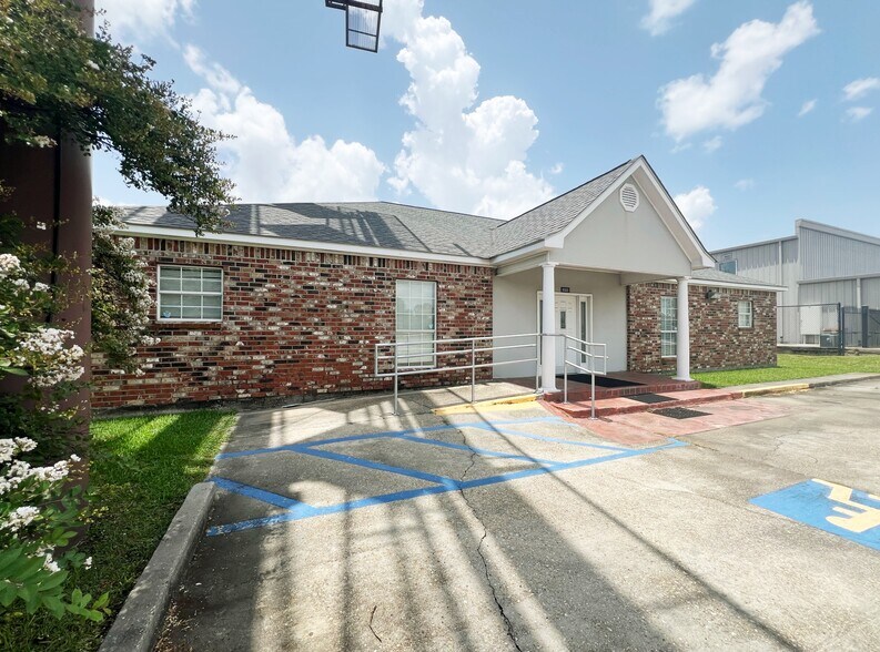 More Photos Of 8989 Interline Ave, Baton Rouge Office For Sale