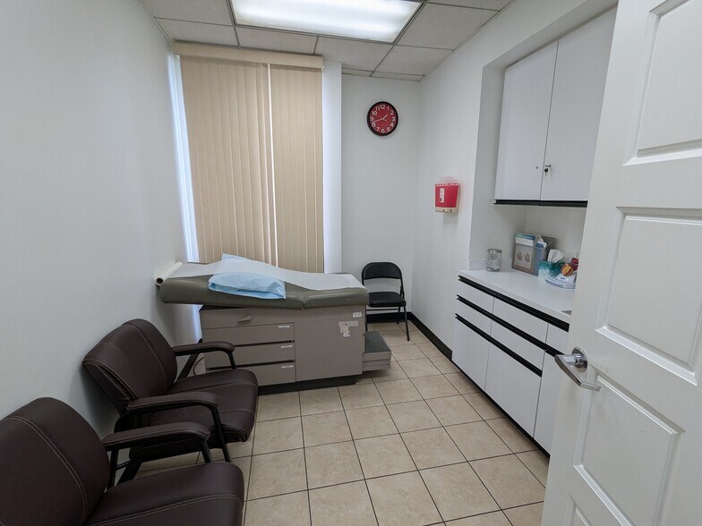 More Photos Of 914 W Foothill Blvd, Upland Medical For Lease