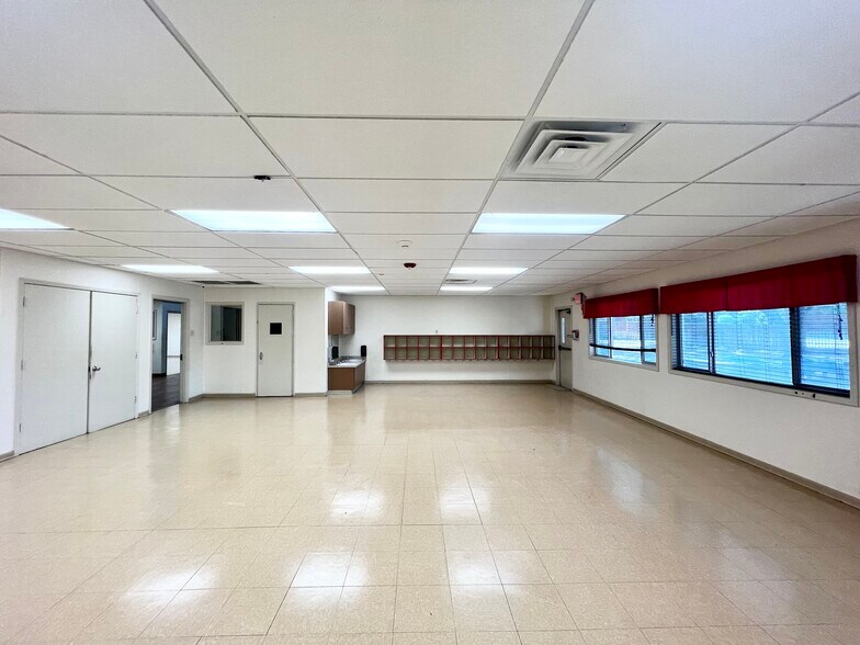 More Photos Of 6912 Ohio Dr, Plano Daycare Center For Sale