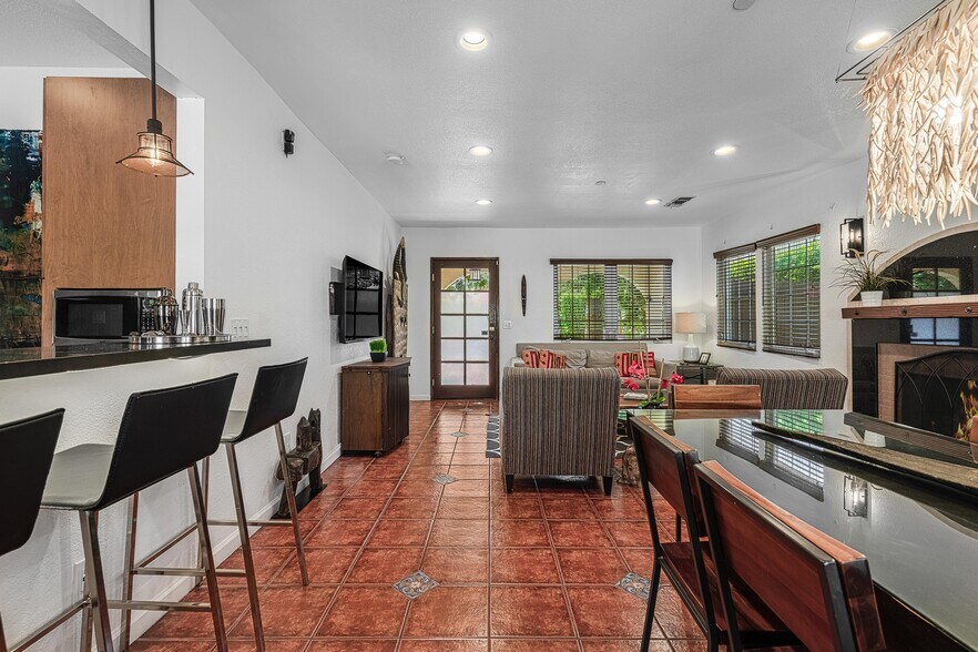 More Photos Of 520 Chuckwalla Rd, Palm Springs Apartments For Sale