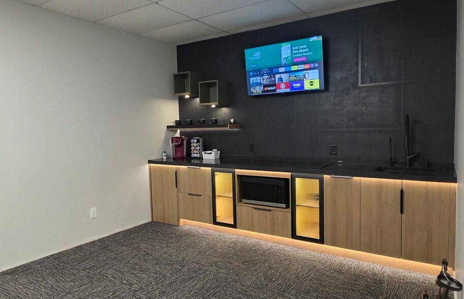 More Photos Of 9003 Technology Ln, Fishers Office Residential For Lease