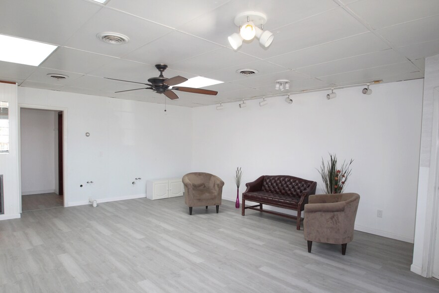 More Photos Of 799 N Court St, Medina Office For Lease