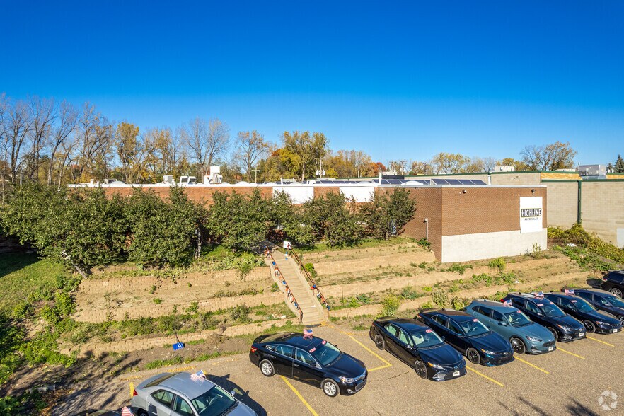 More Photos Of 1065 Viking Dr E, Maplewood Light Manufacturing For Sale