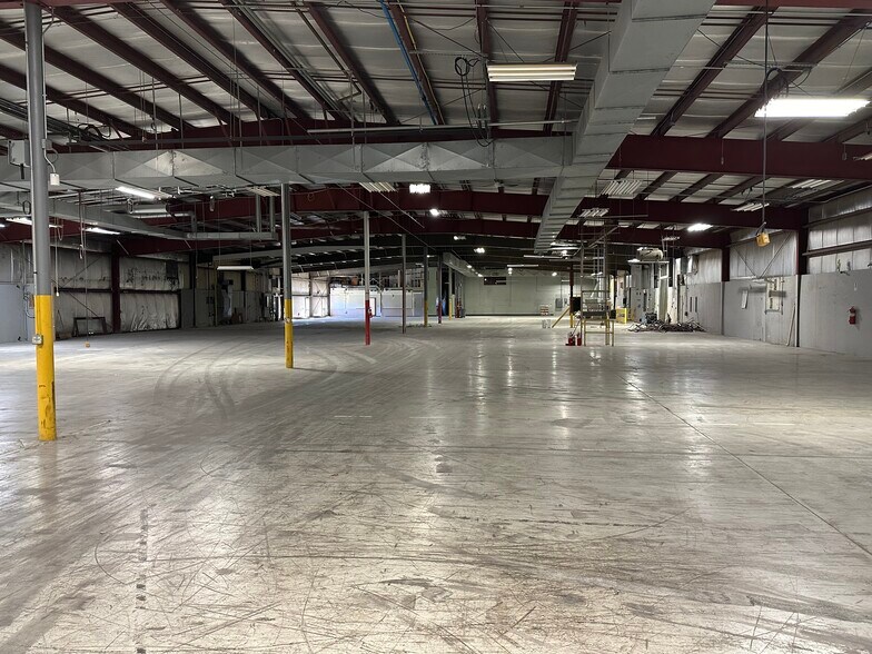 More Photos Of 50 W Fernau Ave, Oshkosh Warehouse For Sale