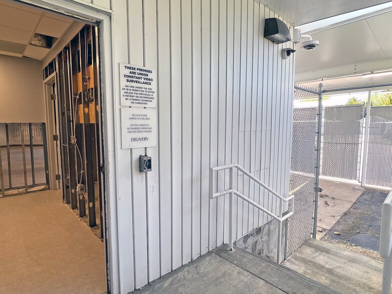 More Photos Of 2178 W 38th St, Erie Storefront Retail Office For Sale