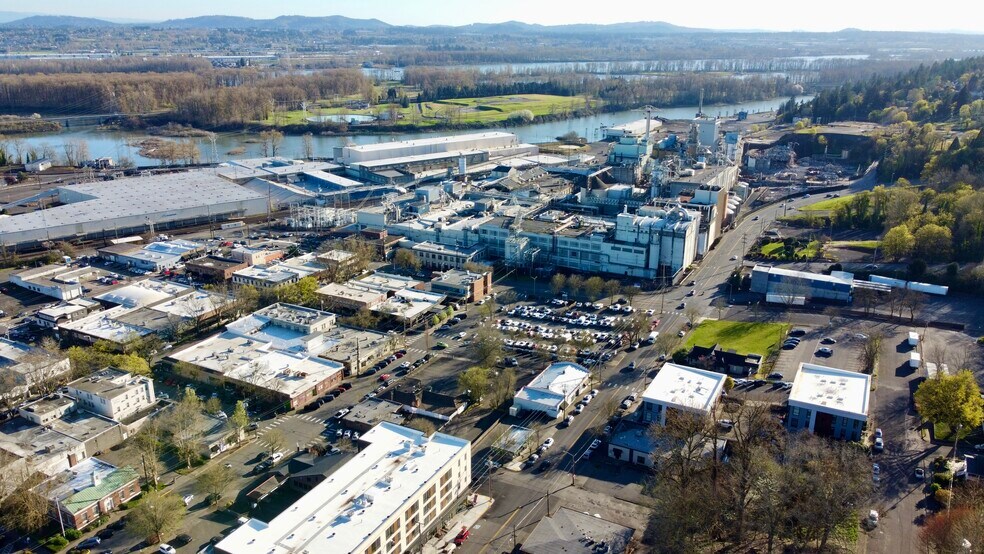 More Photos Of 302 NE 6th Ave, Camas Freestanding For Lease