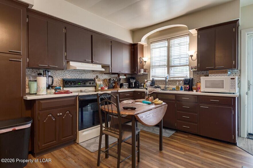 More Photos Of 205 S Poplar St, Hazleton Freestanding For Sale