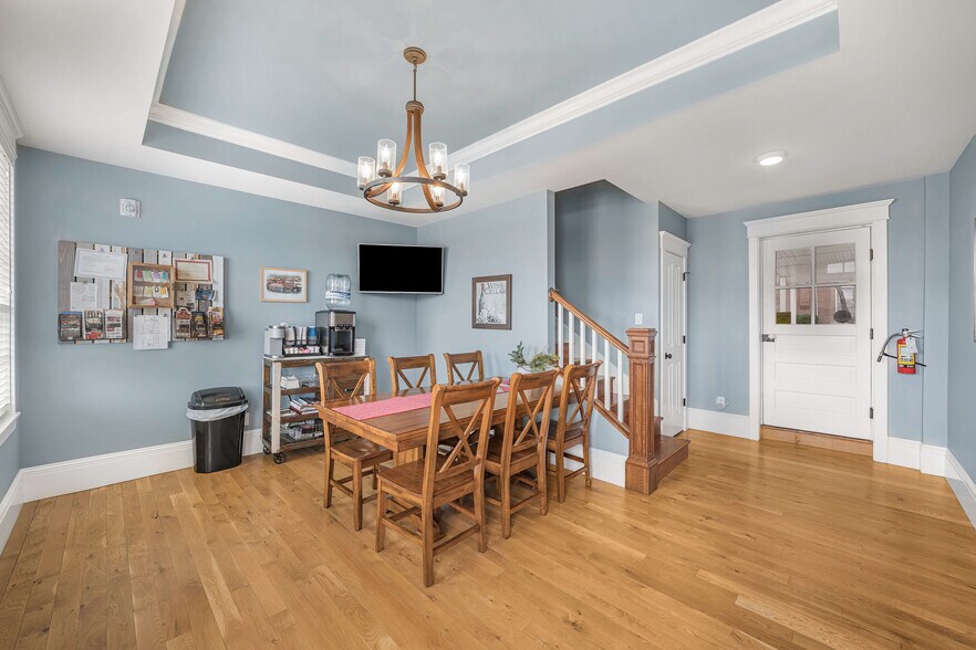 More Photos Of 208-210 Wharf St, Hermann Hospitality For Sale