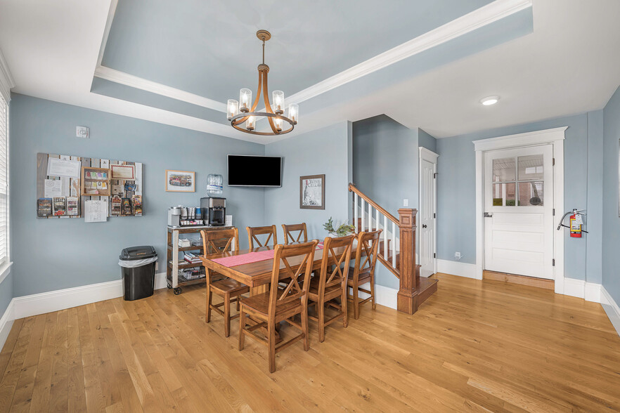 More Photos Of 208-210 Wharf St, Hermann Hospitality For Sale