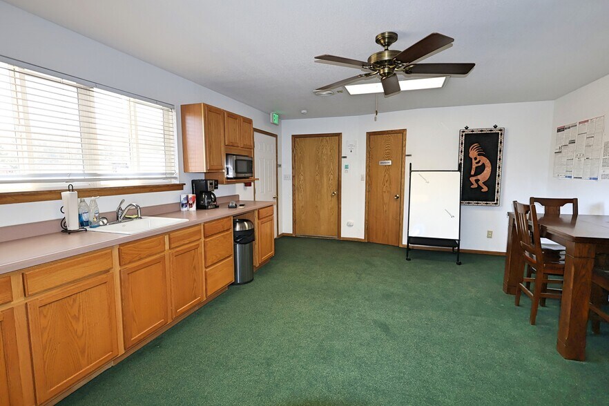 More Photos Of 20 Lodge Dr, South Fork Office For Sale