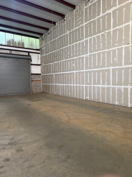 More Photos Of 4329 W Pensacola St, Tallahassee Warehouse For Lease