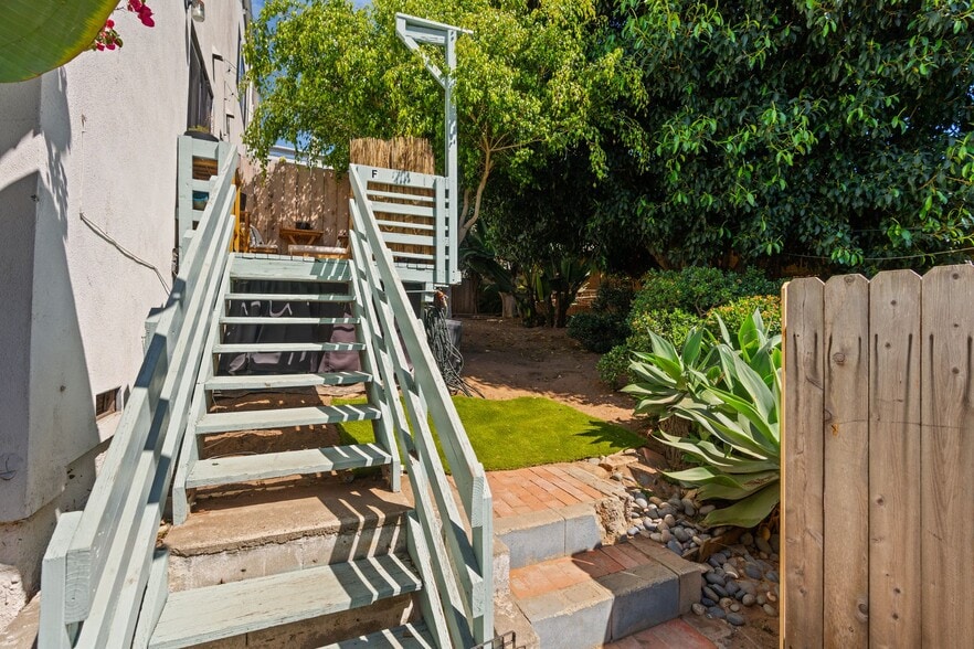 More Photos Of 273 Hillcrest Dr, Encinitas Apartments For Sale