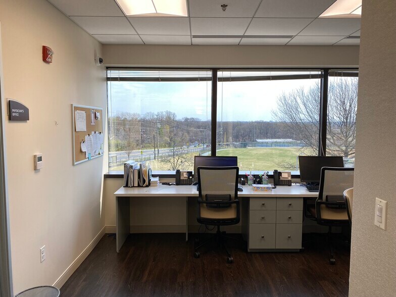 More Photos Of 12800 Middlebrook Rd, Germantown Office For Sale